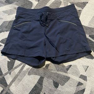 Athleta Metro Short - size M - Navy blue